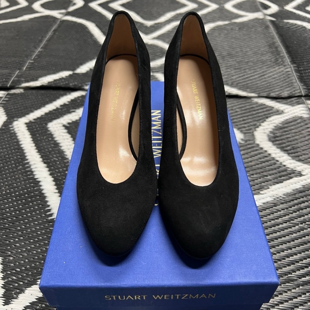 Stuart Weitzman Ontrend Suede Pumps